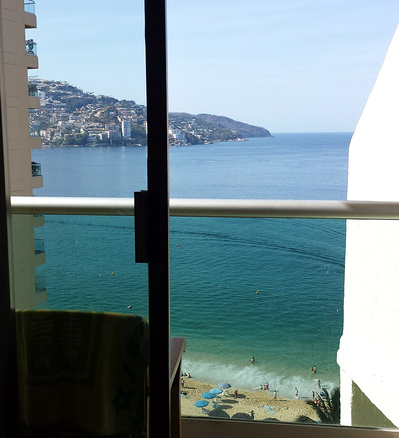 Widok z pokoju w hotelu Copacabana - piętro 13.