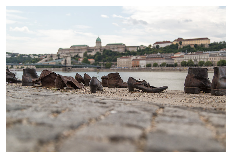 Pomnik Buty nad Dunajem