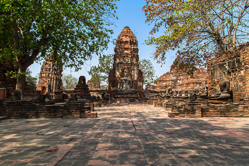 Ayutthaya Wat Mahathat - przepiękne widoki na każdym kroku