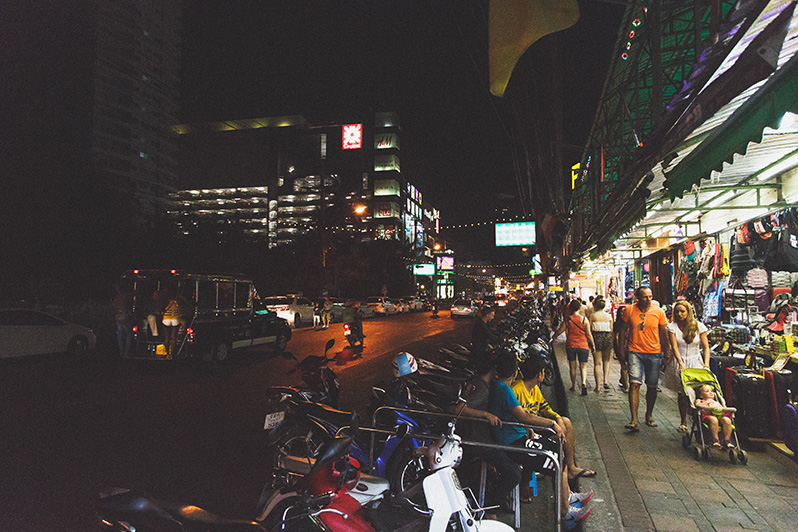 Pattaya nocą i ostatni spacer