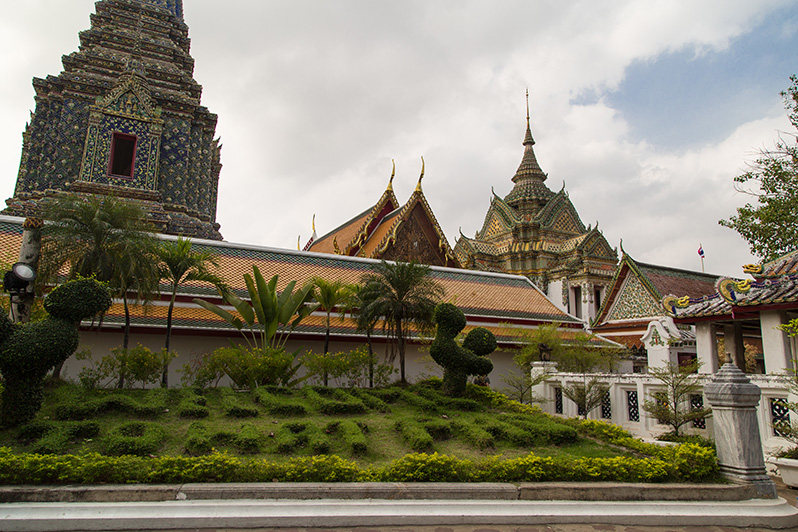 Na terenie Wat Pho. Mało ludzi, to i w zdjęcia nie wchodzili.